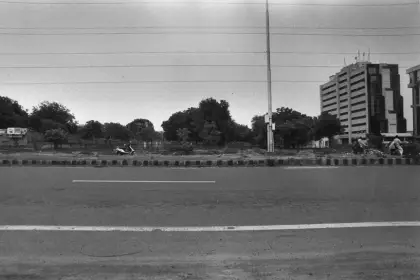 Tracing Emptiness Through the City’s Walls